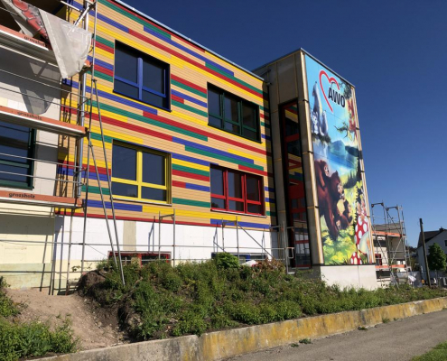 Fassadenmontage AWO Kindertagesstätte "Haus der Kinder" in Schwenningen.